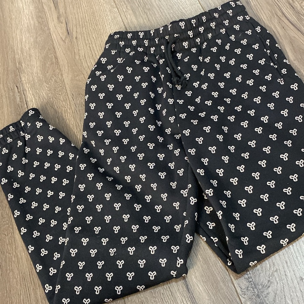 TNA ARITZIA LOGO PRINT JOGGERS WORN ONCE GREAT CONDITION SIZE XXS!